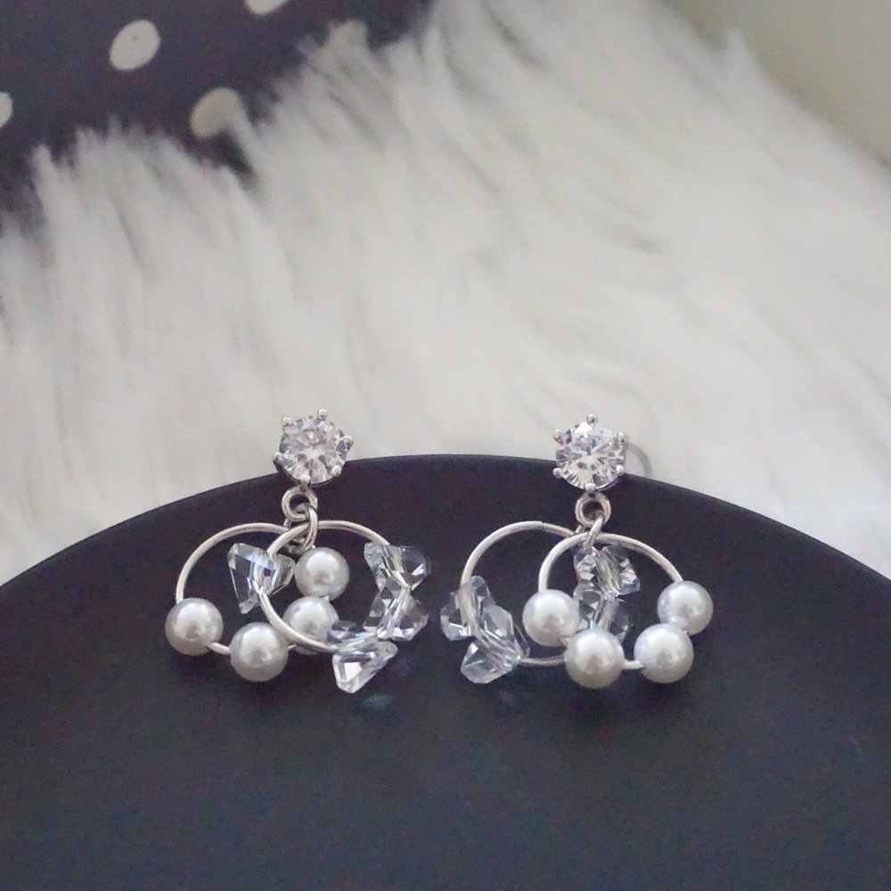 Pearl and Crystal Dangle Earring
